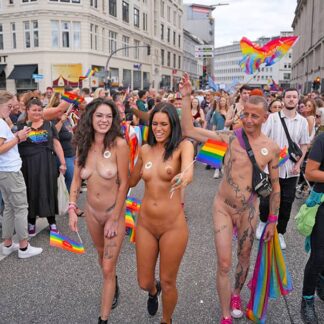 Pride Parade Christy + Ivy (+Lars) 4K